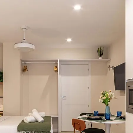 Osito Hub - L'explorador Andres Апартаменты Валенсия